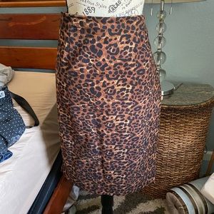 Old Navy leopard print pencil skirt